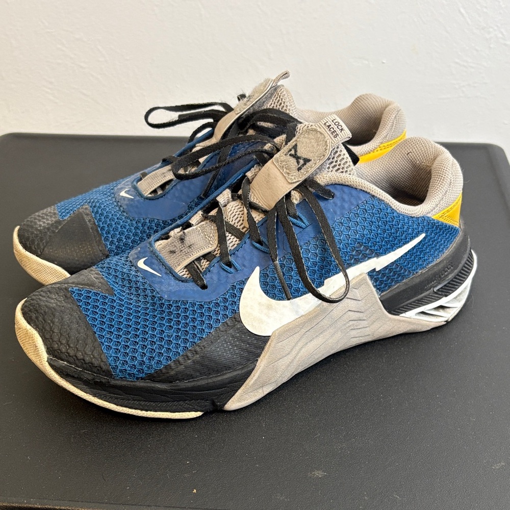 Women’s Nike Blue and yellow shoes